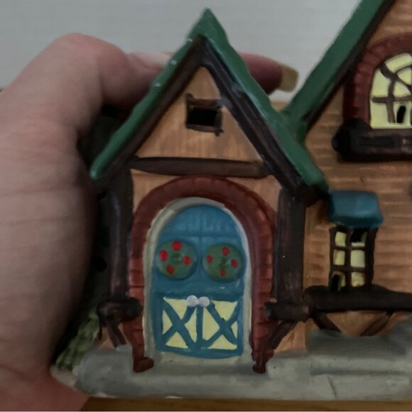Vtg Cobblestone Corners Christmas Village 2 Story House Inn 2001 Painted Ceramic - Picture 5 of 9